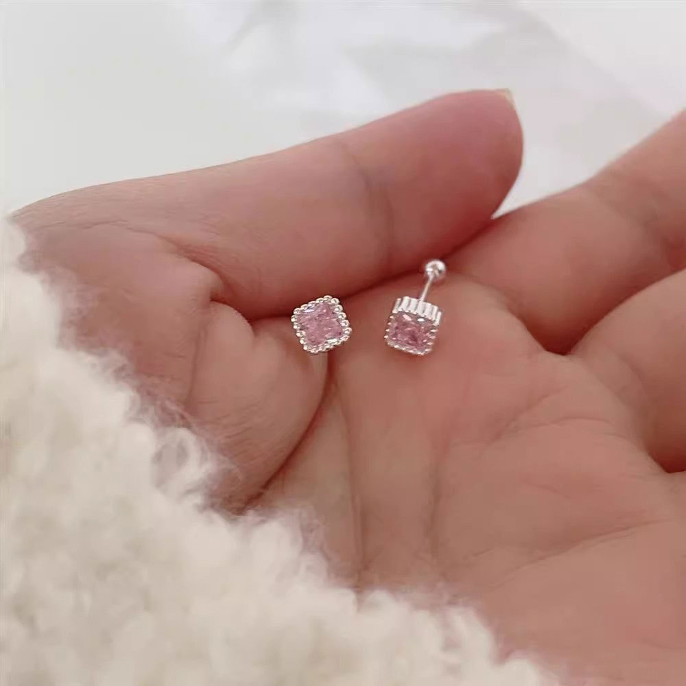 Orecchini a perno mini con per - Beading Needle Fine recensione e prezzo
